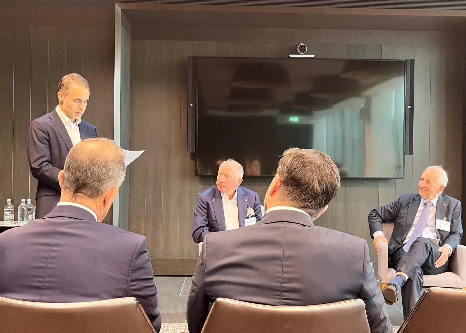 Corporate business breakfast / Petit-déjeuner d’affaires